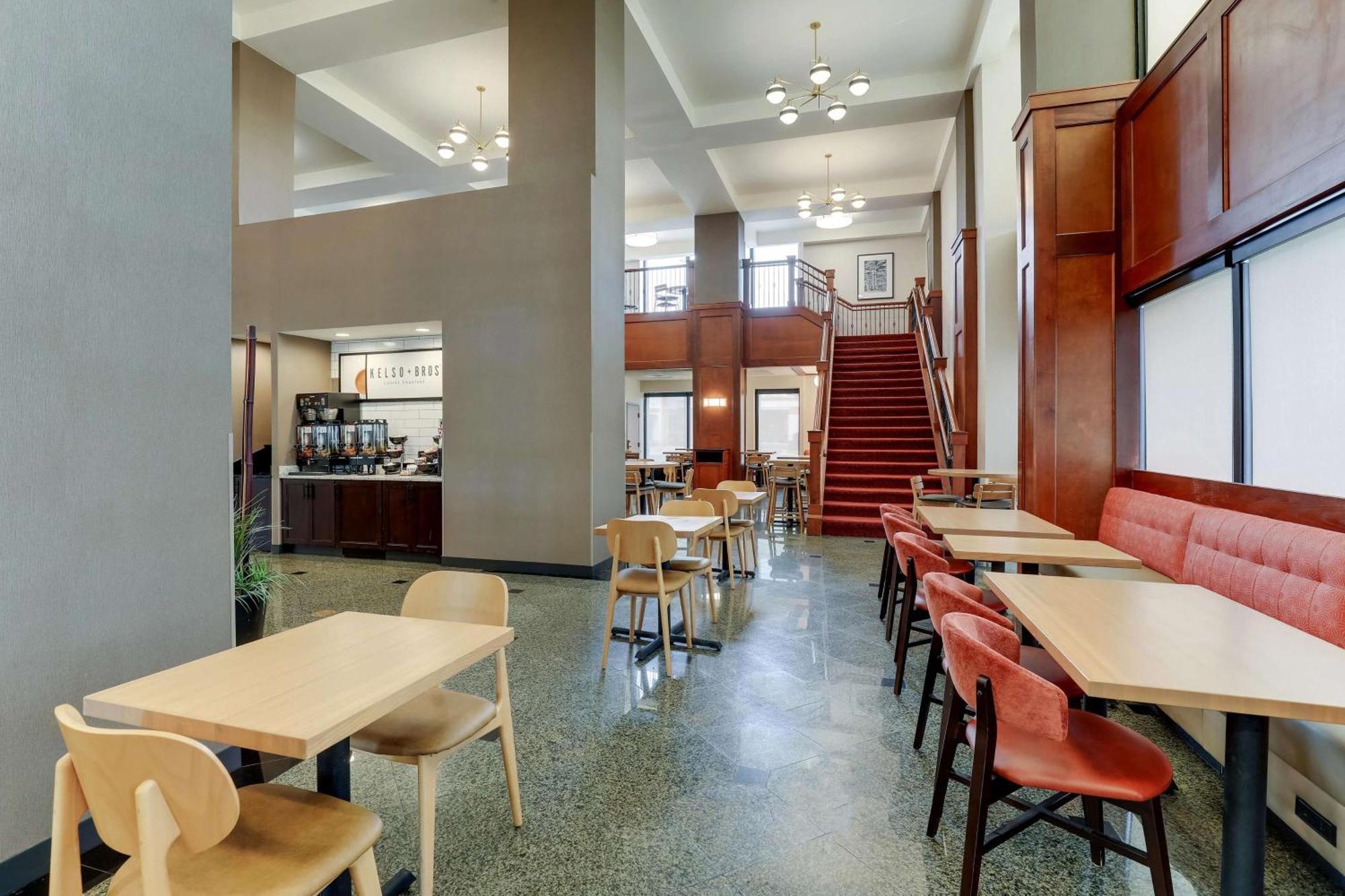 Drury Inn & Suites Birmingham Lakeshore Drive Bagian luar foto