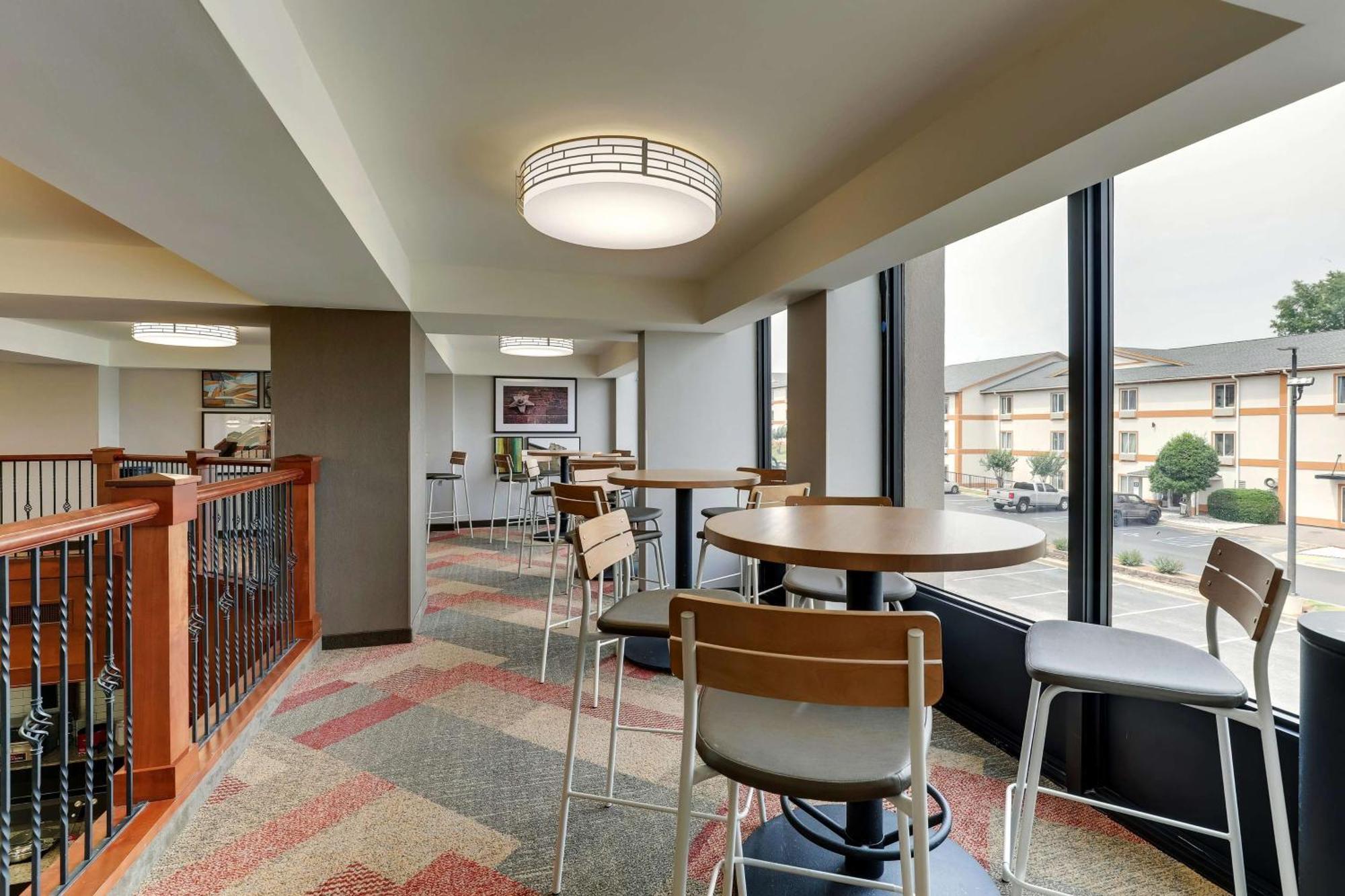 Drury Inn & Suites Birmingham Lakeshore Drive Bagian luar foto