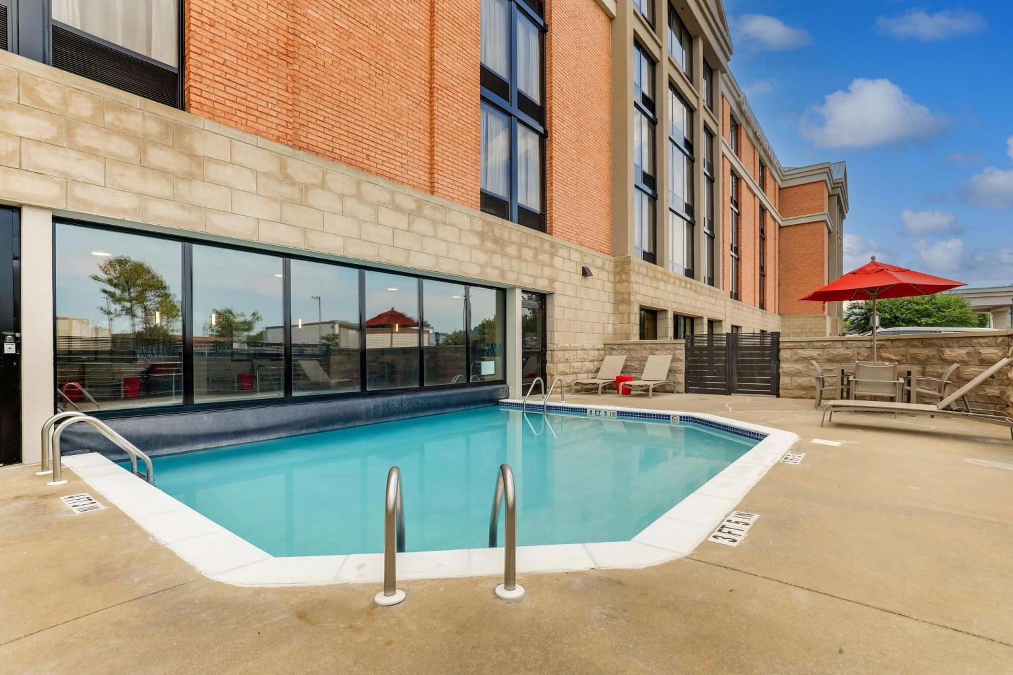 Drury Inn & Suites Birmingham Lakeshore Drive Bagian luar foto