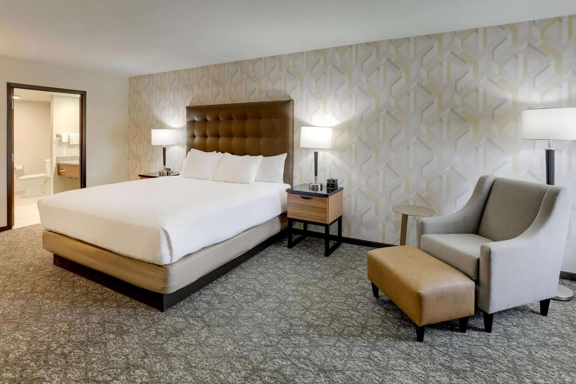 Drury Inn & Suites Birmingham Lakeshore Drive Bagian luar foto