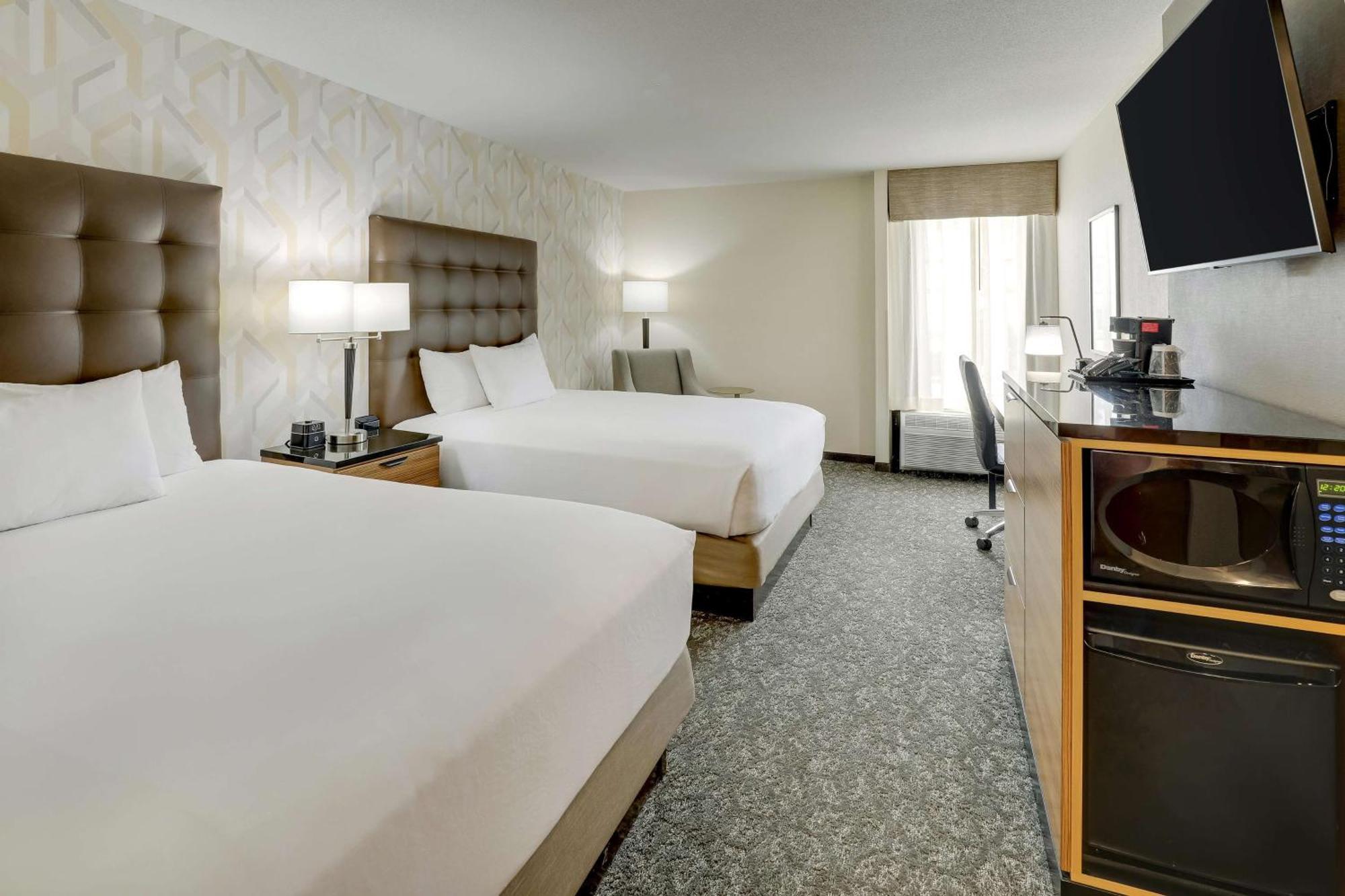 Drury Inn & Suites Birmingham Lakeshore Drive Bagian luar foto