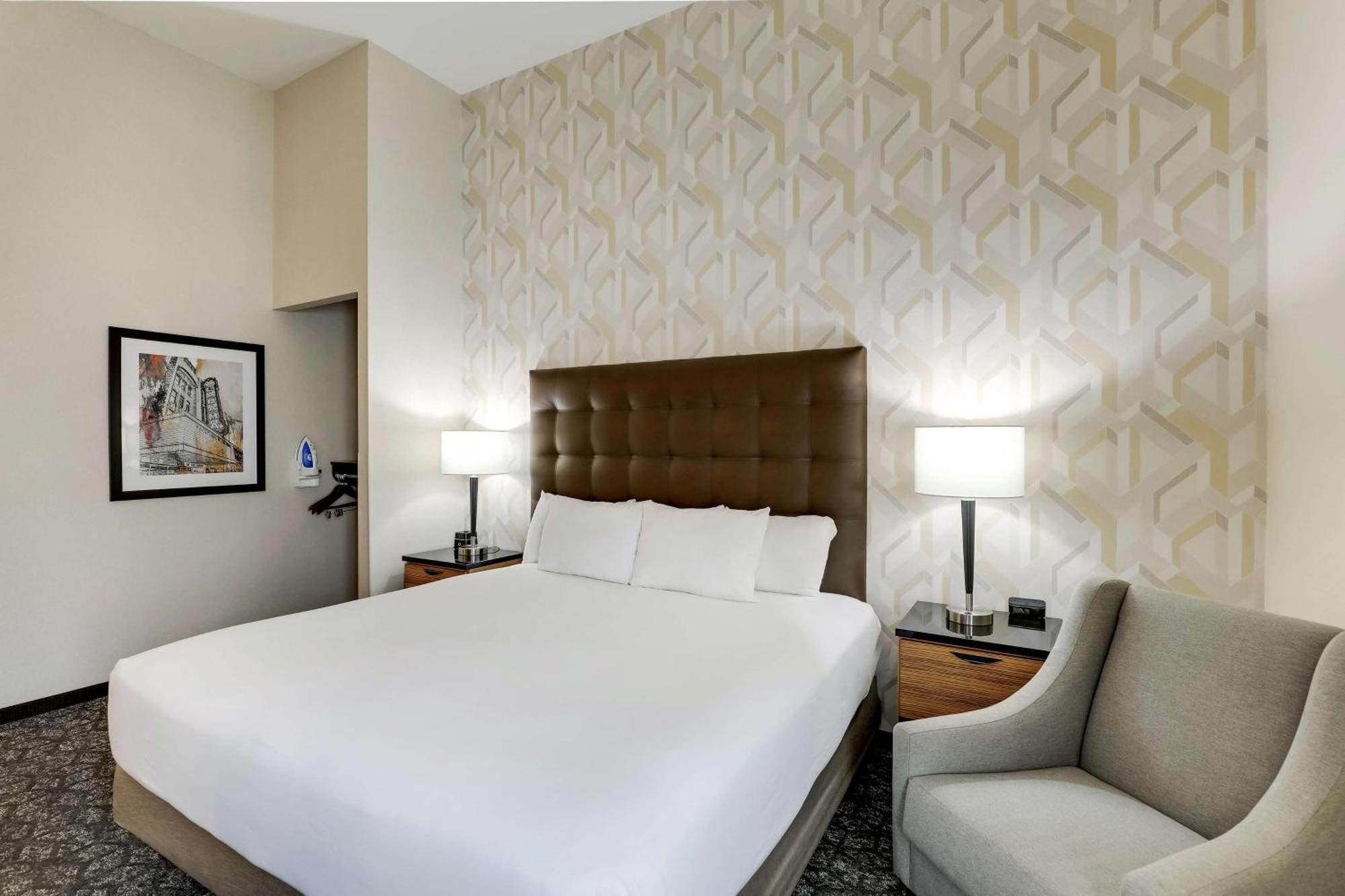 Drury Inn & Suites Birmingham Lakeshore Drive Bagian luar foto