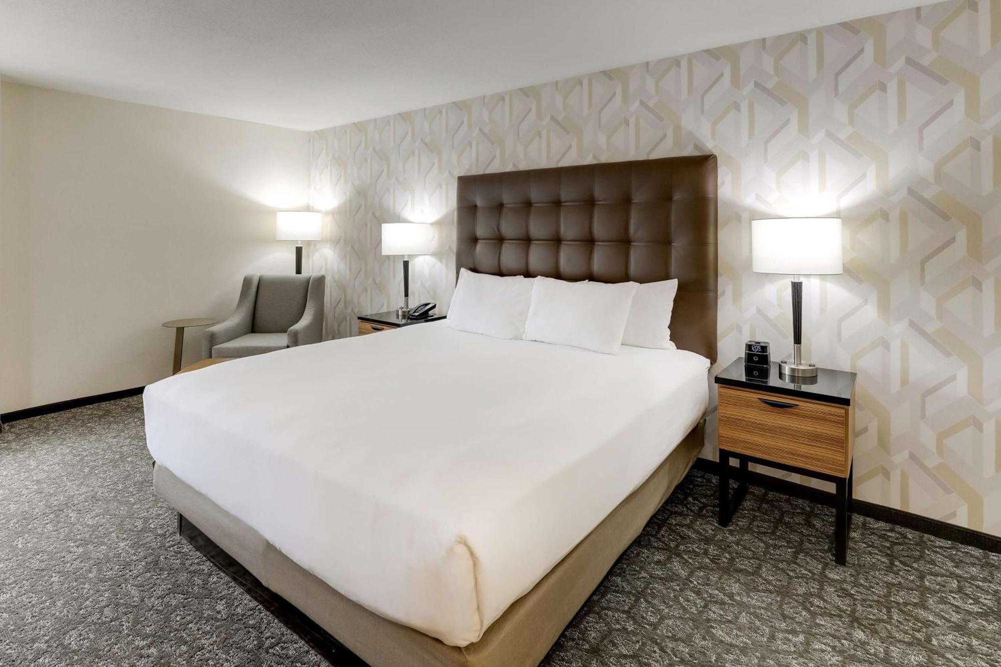 Drury Inn & Suites Birmingham Lakeshore Drive Bagian luar foto