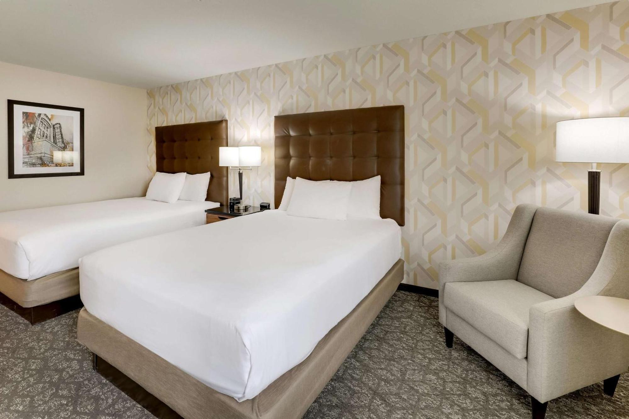 Drury Inn & Suites Birmingham Lakeshore Drive Bagian luar foto