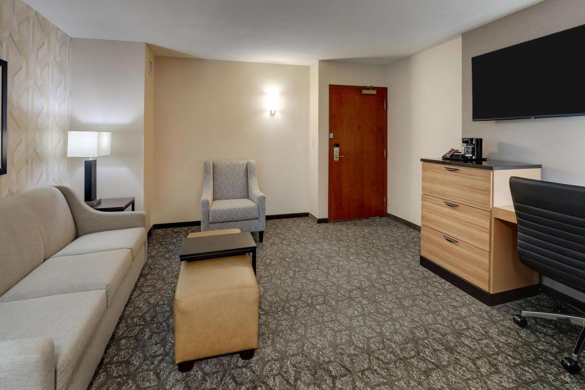 Drury Inn & Suites Birmingham Lakeshore Drive Bagian luar foto