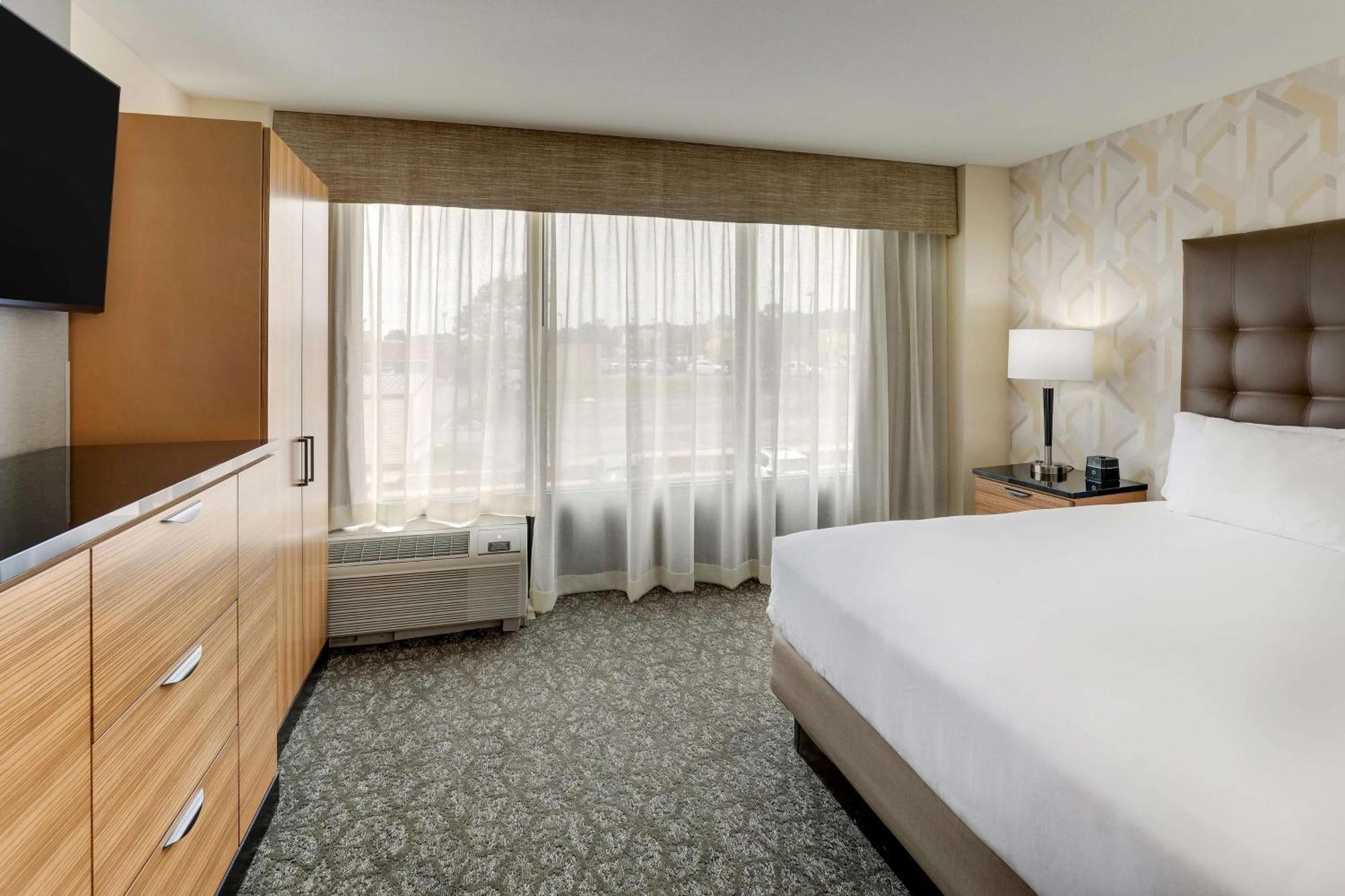 Drury Inn & Suites Birmingham Lakeshore Drive Bagian luar foto