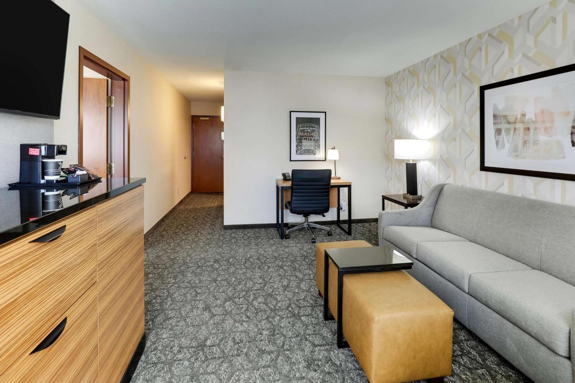 Drury Inn & Suites Birmingham Lakeshore Drive Bagian luar foto
