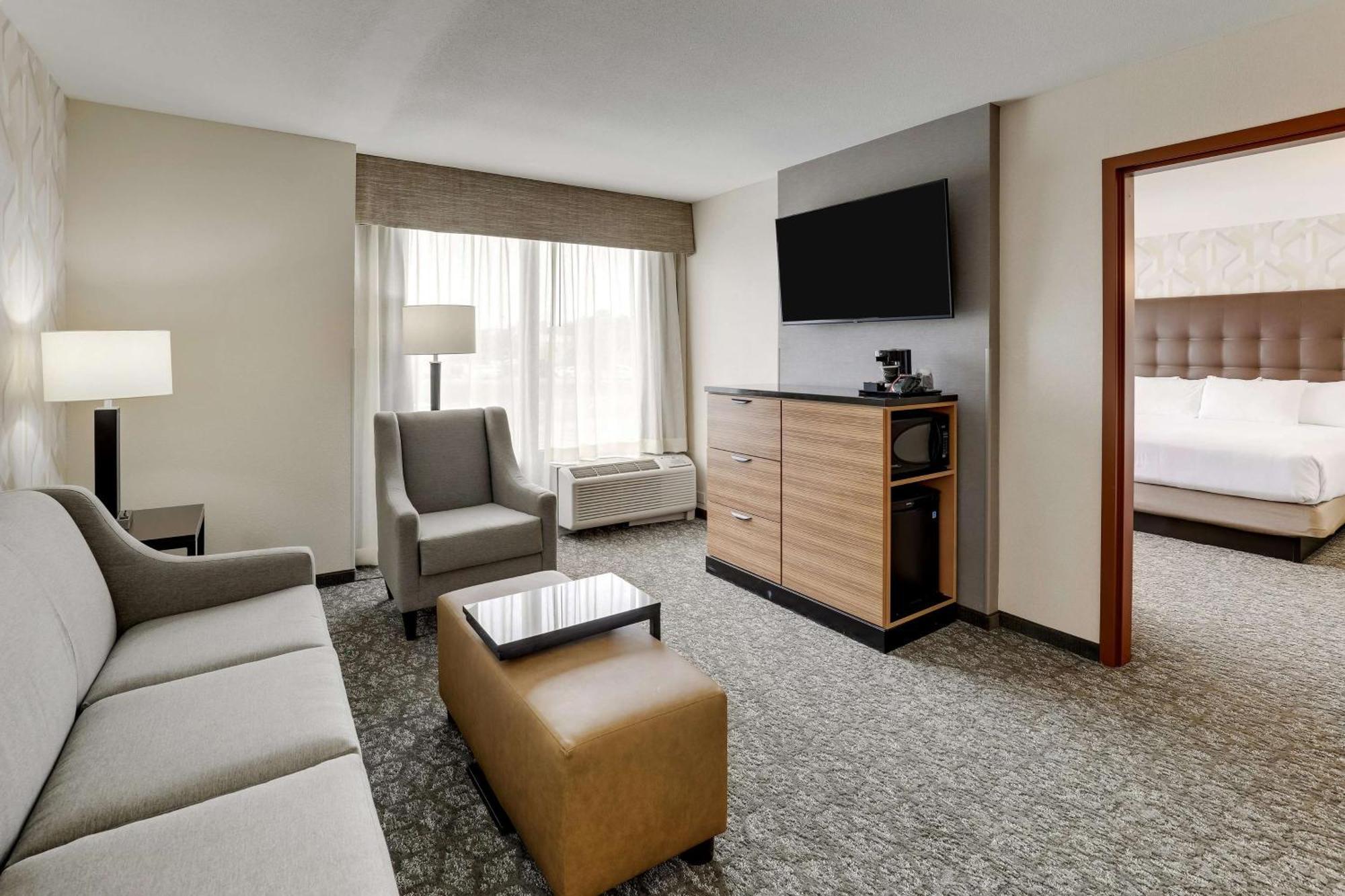 Drury Inn & Suites Birmingham Lakeshore Drive Bagian luar foto