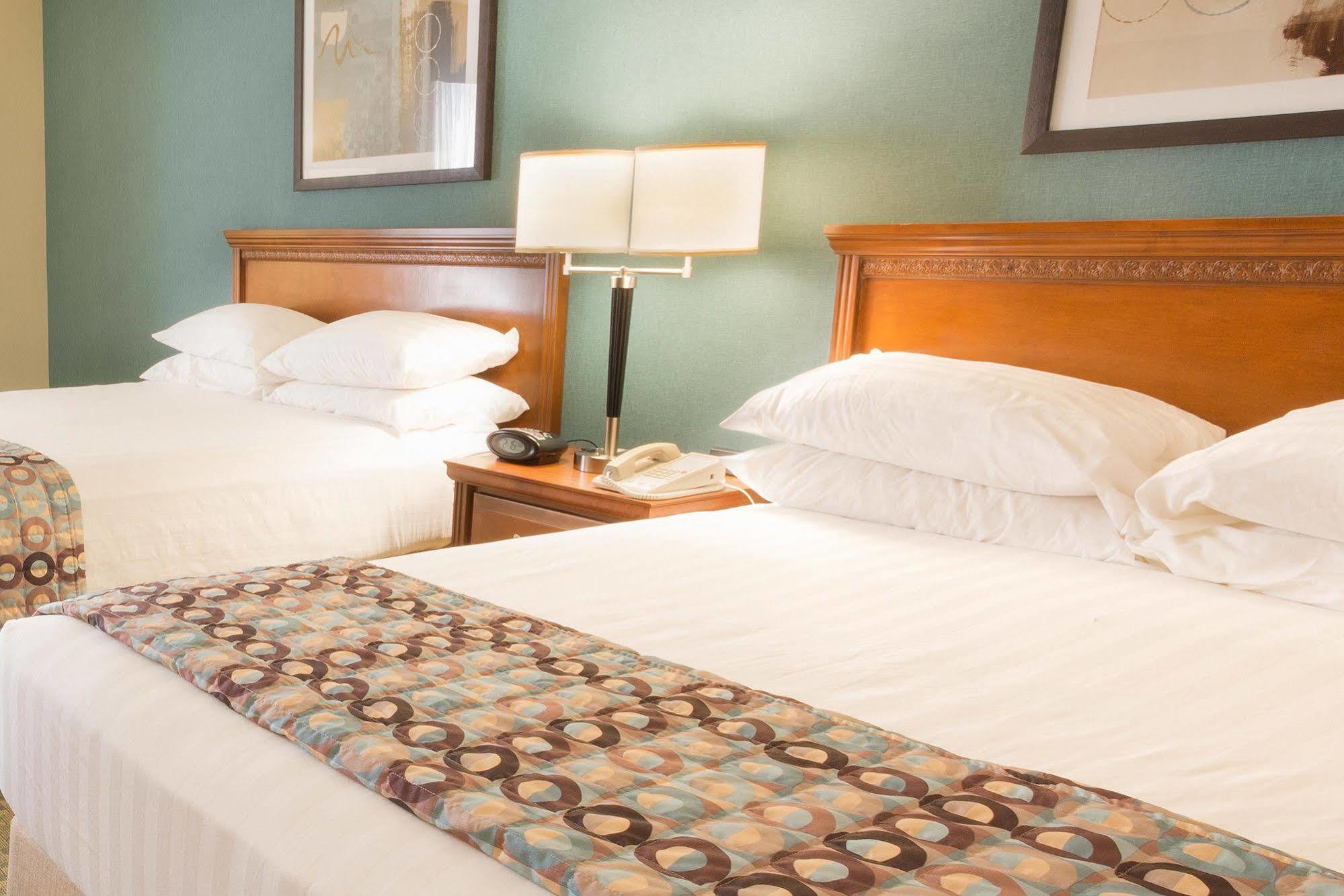 Drury Inn & Suites Birmingham Lakeshore Drive Bagian luar foto